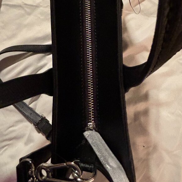 💎💎LUXURY LISTING: KARL LAGERFELD TWO WAY TOTE - Picture 6 of 11